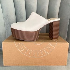 Urban Outfitters Ellie Platform Mule